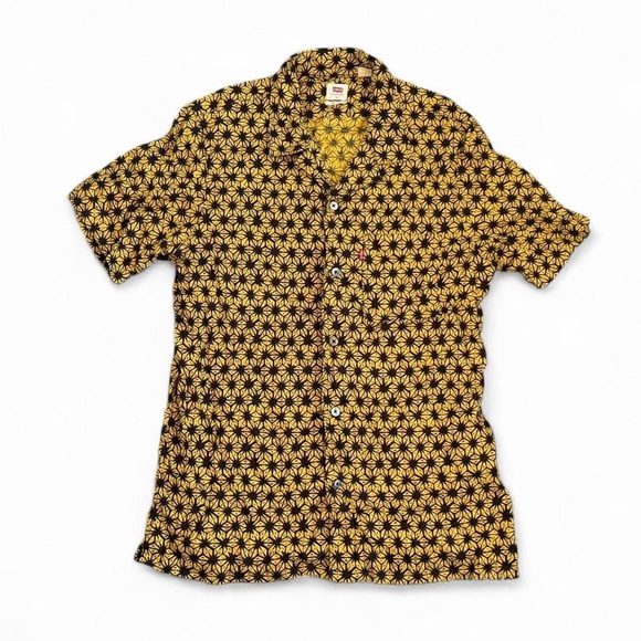 Levi's Other - Levi’s Cubano Patterned Lightweight Button-Down Shirt